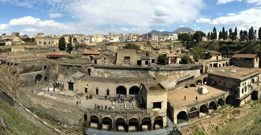 Herculaneum: Skip-the-Line Entry Ticket with Audio Guide - Getting there and making the day work