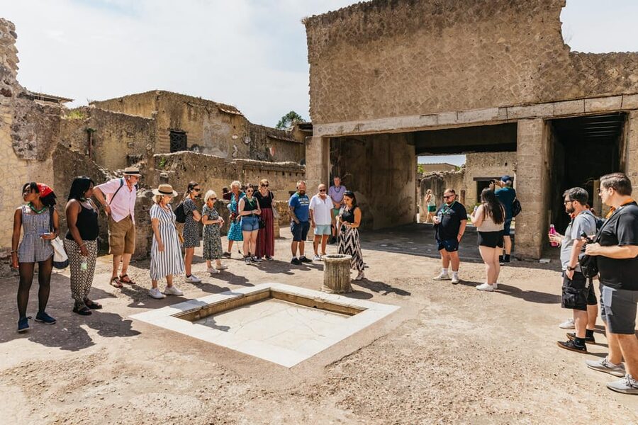 Herculaneum: Skip-the-Line Guided Tour with Archaeologist - The House of Skeletons and the waterfront evidence