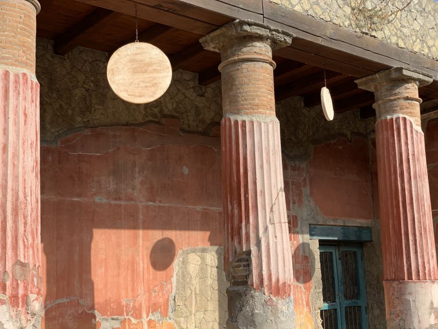 Herculaneum: Tickets & Tour with a Local Archaeologist - Why Herculaneum feels different from Pompeii