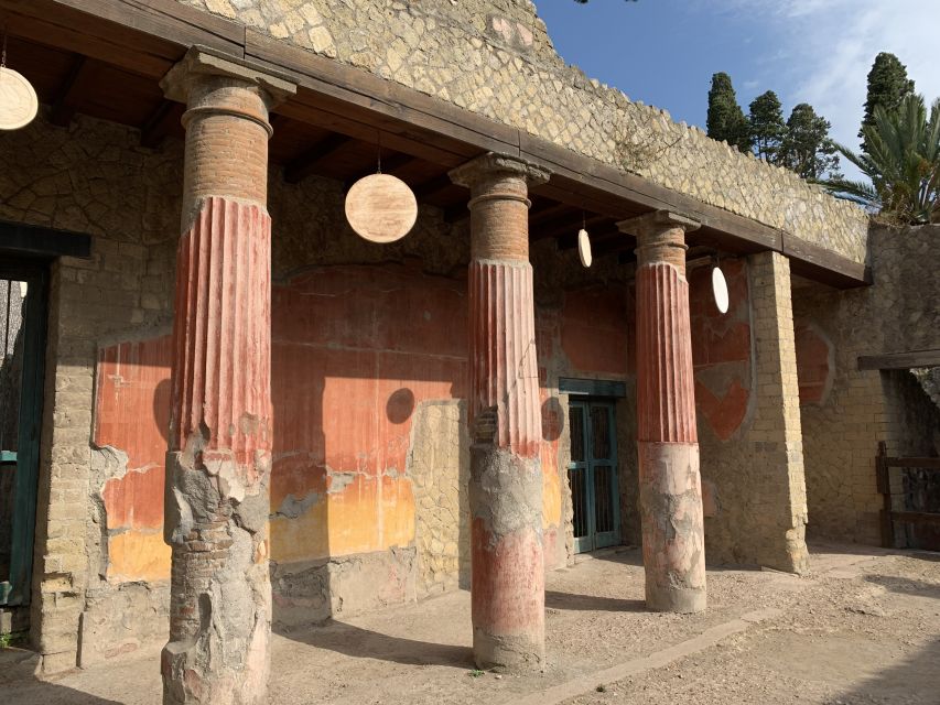 Herculaneum: Tickets & Tour with a Local Archaeologist - House of the Deer and the feel of Roman comfort