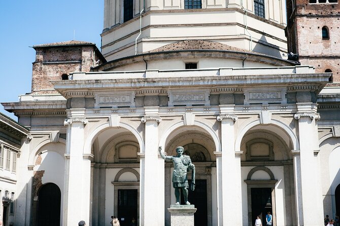 Highlights and hidden gems of Milan Bike Tour - La Scala and the stylish Manzoni district
