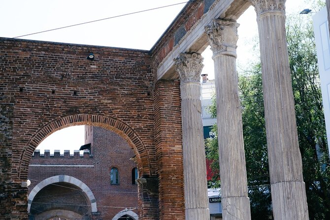 Highlights and hidden gems of Milan Bike Tour - Brera, where Milan slows down