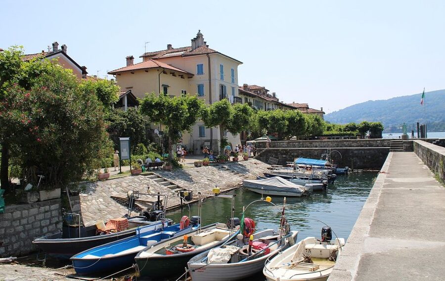 Isola dei Pescatori and Isola Bella Hop-on Hop-off Boat - Who should book this island day