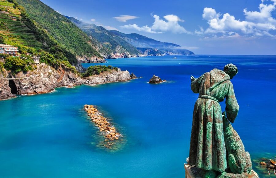 La Spezia: Cinque Terre Tour by Boat - The first choice: Riomaggiore or Portovenere