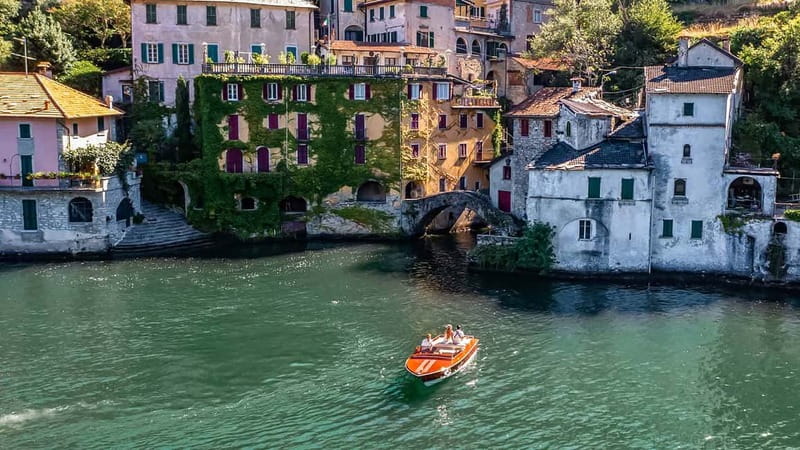 Lake Como: Classic Boat Private Tour - Villa Balbianello from the water