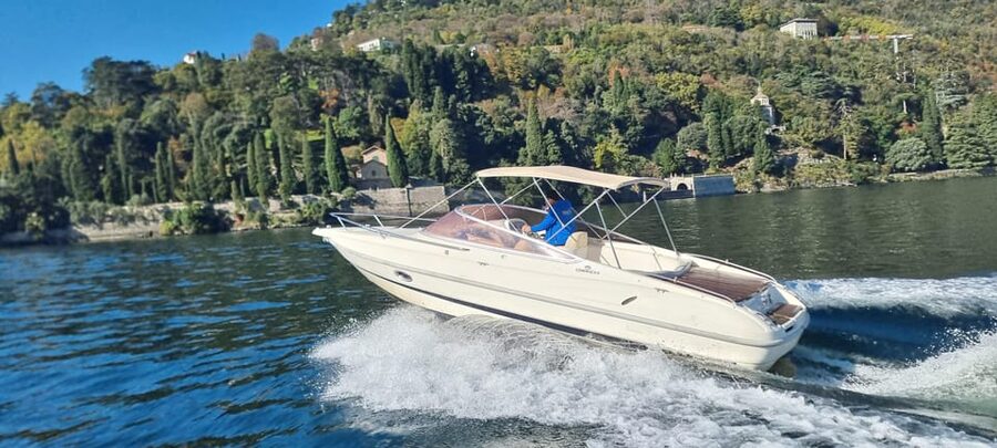 Lake Como: Shared Boat Tour with Prosecco Aperitif - A comfortable boat for a short ride