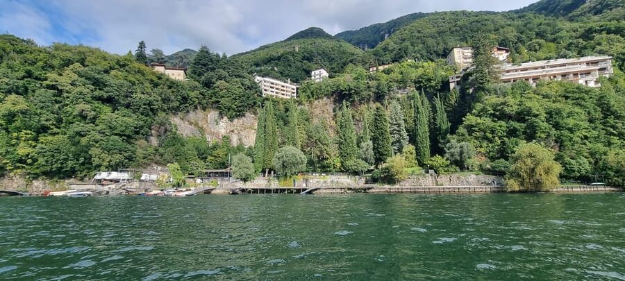 Lake Como: Shared Boat Tour with Prosecco Aperitif - Prosecco, snacks, and the social mood