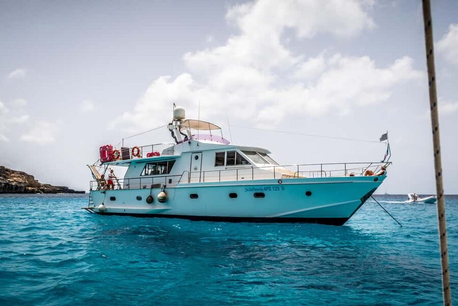 Lampedusa: Yacht excursion, swimming stops and typical lunch - Cala Pulcino and places beyond the road