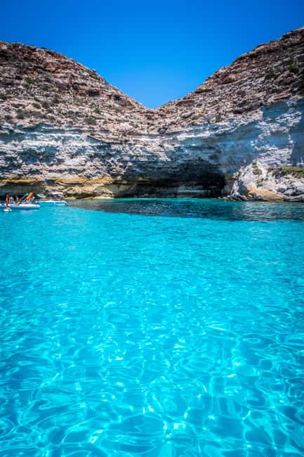 Lampedusa: Yacht excursion, swimming stops and typical lunch - The east coast and final southern caves