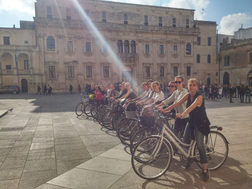 Lecce: City Highlights Guided Tour by Rickshaw - Piazza Sant’Oronzo and the Roman amphitheater