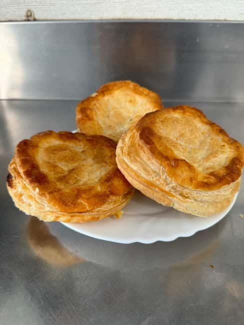Lecce: Guided Street Food Walking Tour with Food and Wine - Piazza Sant’Oronzo and Salento snacks