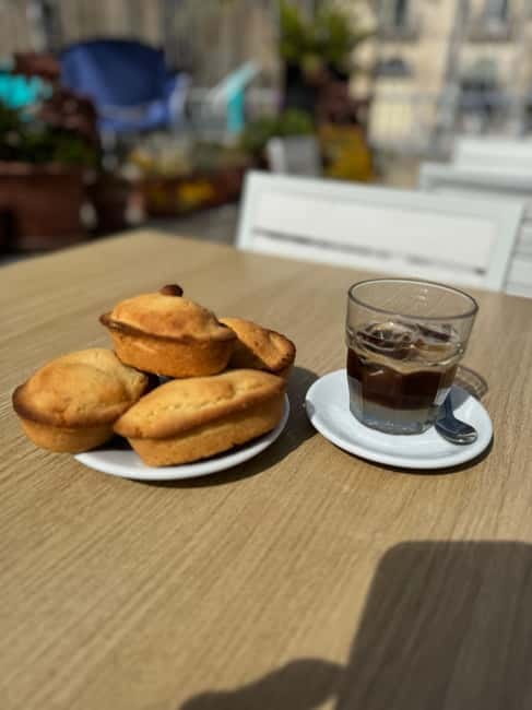 Lecce: Guided Street Food Walking Tour with Food and Wine - Walking toward Piazza del Duomo