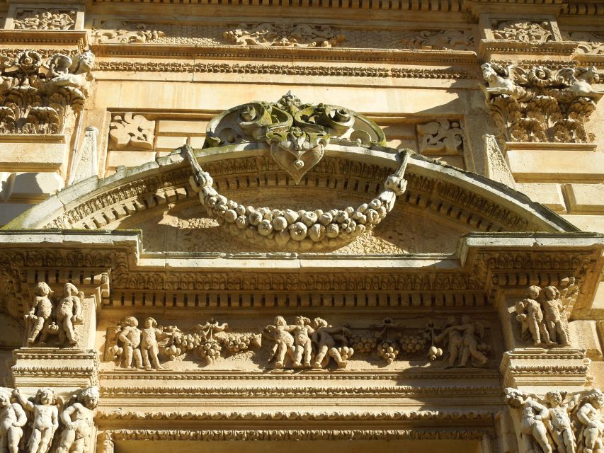 Lecce: Street Food Tasting and Sightseeing Tour - What the guides add to the experience