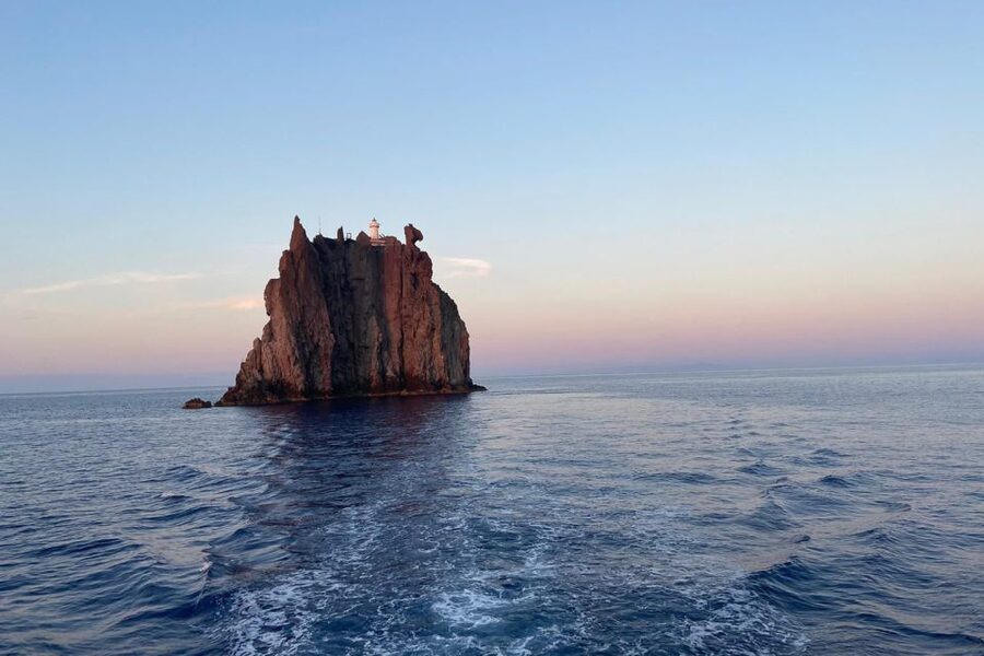 Lipari: Vulcano, Panarea, and Stromboli Cruise - The language and service picture