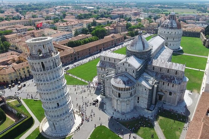 Livorno Shore Excursion: Pisa & Florence in One Day - Santa Croce Adds People to the Monumental Florence