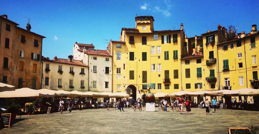 Lucca: 2-Hour City Center Walking Tour - Via Fillungo, Lucca’s main shopping street