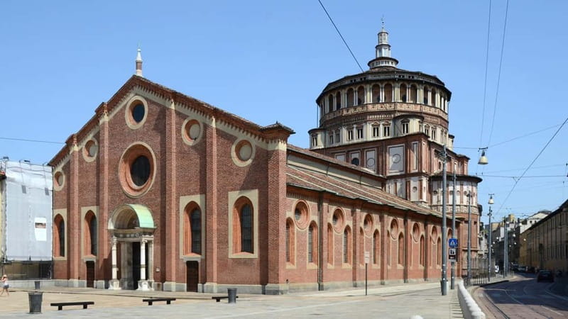 Milan: Best of City Walking Tour with Last Supper Tickets - Reaching the Duomo after La Scala