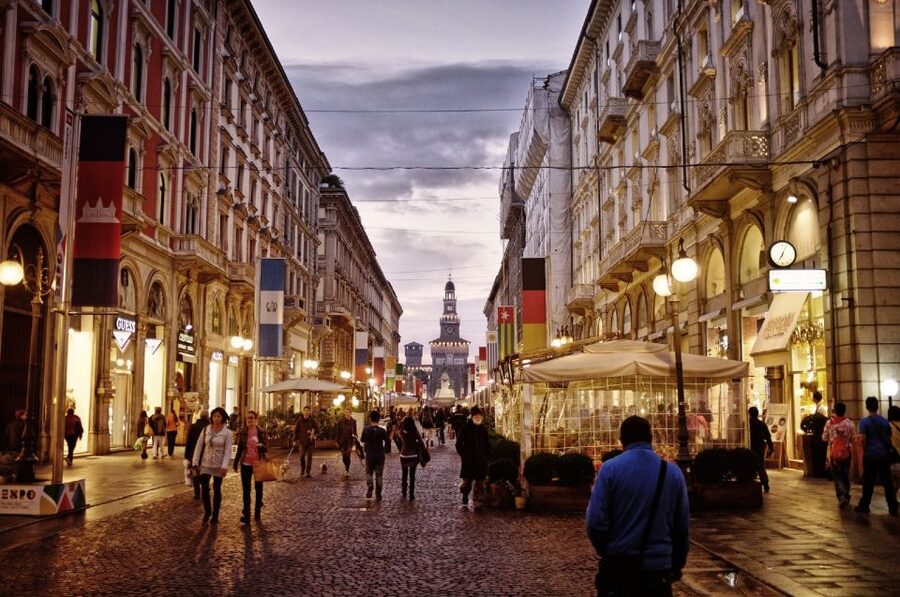Milan by Night 2-Hour Walking Tour - Weather, comfort, and the right expectations