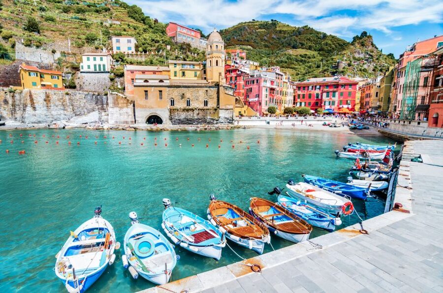 Milan: Cinque Terre Full-Day Guided Trip With Cruise - Who should book this experience?