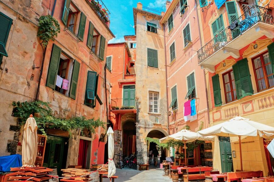 Milan: Cinque Terre Full-Day Guided Trip With Cruise - Monterosso, the easiest place for lunch and a swim