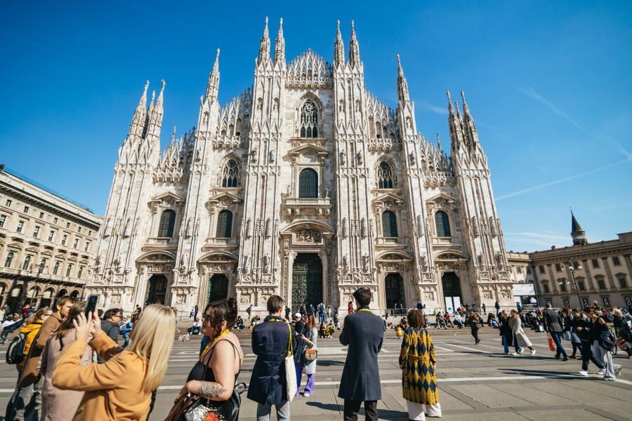 Milan: Da Vinci's Last Supper and Guided Walking Tour - Sforza Castle: Milan’s medieval power center