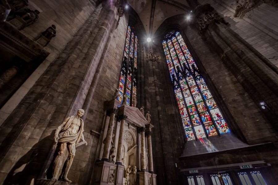 Milan Duomo and Rooftop 2-Hour Guided Tour - Two hours, with a strong roof-to-interior rhythm