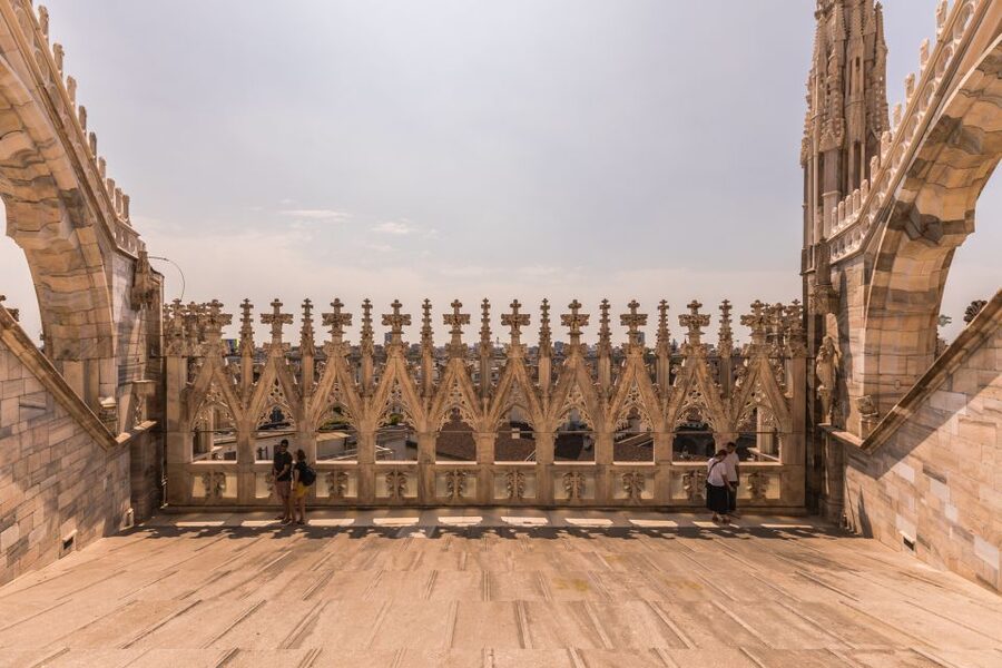 Milan Duomo and Rooftop 2-Hour Guided Tour - Finding meaning in 3,400 statues and 135 spires