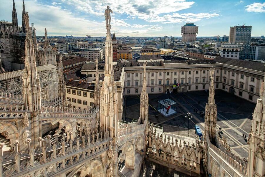 Milan Duomo Cathedral and Rooftop Terrace Guided Tour - Starting at Piazza del Duomo