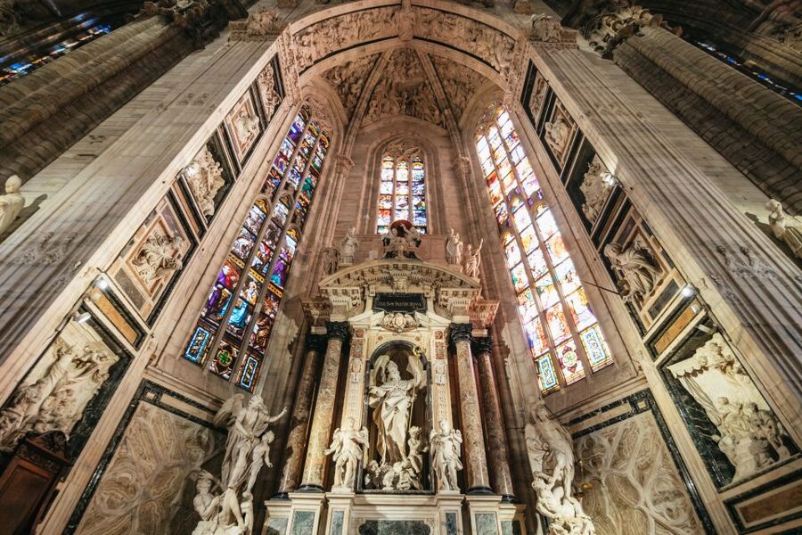 Milan: Duomo Rooftop and Cathedral Guided Tour with Tickets - Walking through 135 spires and 3,400 statues