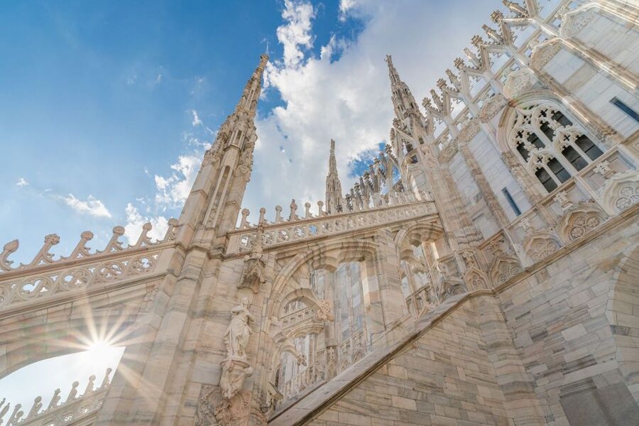Milan: Duomo Rooftop and Cathedral Guided Tour with Tickets - What the two-hour route feels like