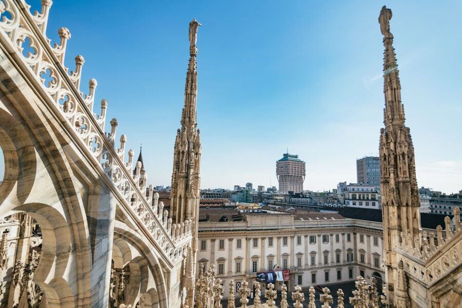 Milan: Duomo Rooftop and Cathedral Guided Tour with Tickets - Meeting near Piazza del Duomo