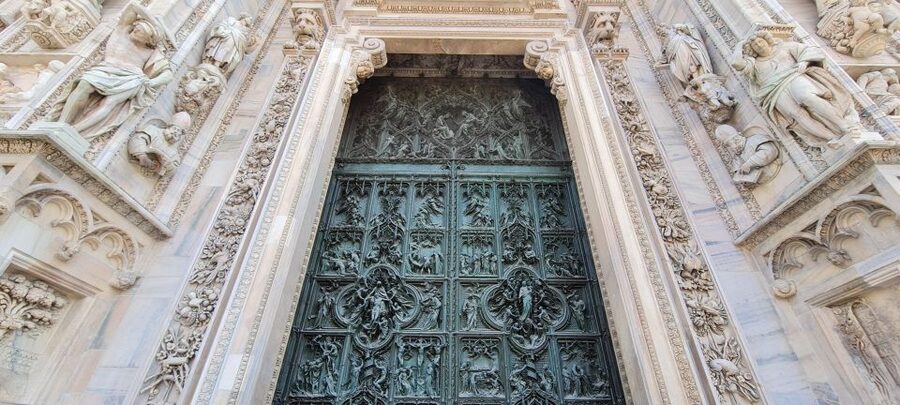 Milan: Duomo & Rooftop Tour with Optional Hop-On Hop-Off Bus - Price and what you get for $79.30