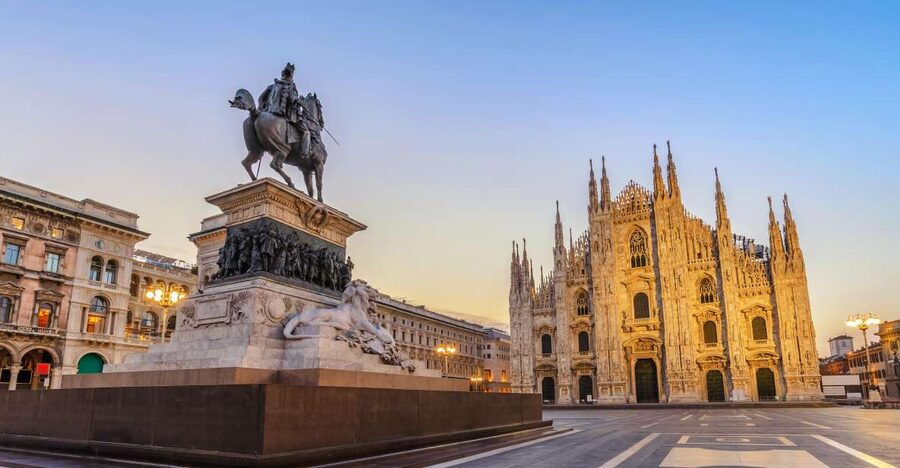 Milan: Duomo & Rooftop Tour with Optional Hop-On Hop-Off Bus - The crypt beneath the altar