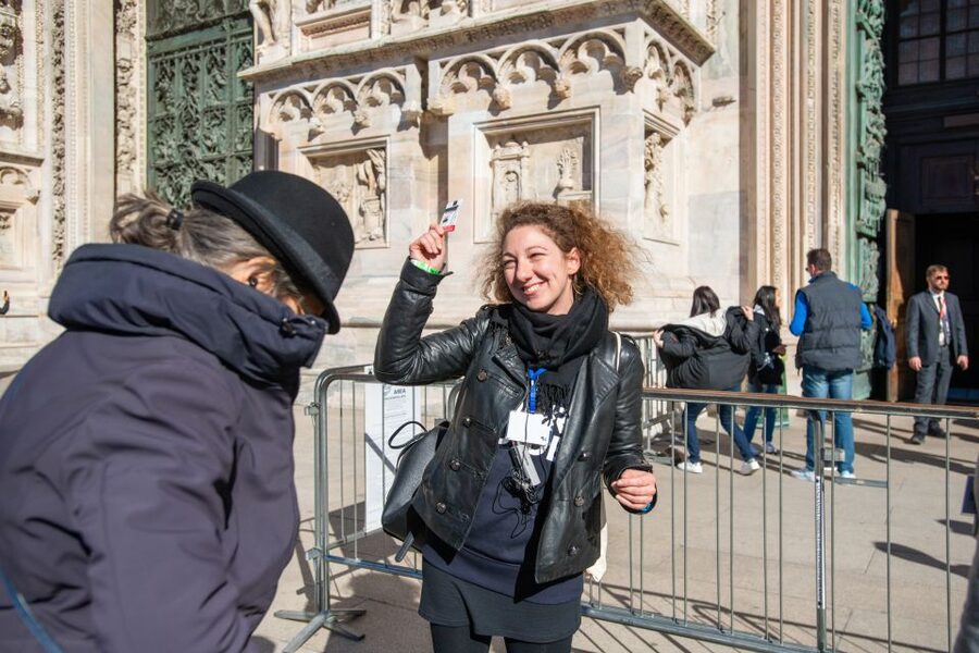 Milan: Fast-Track Milan Cathedral and Terraces Guided Tour - Small group or private tour?