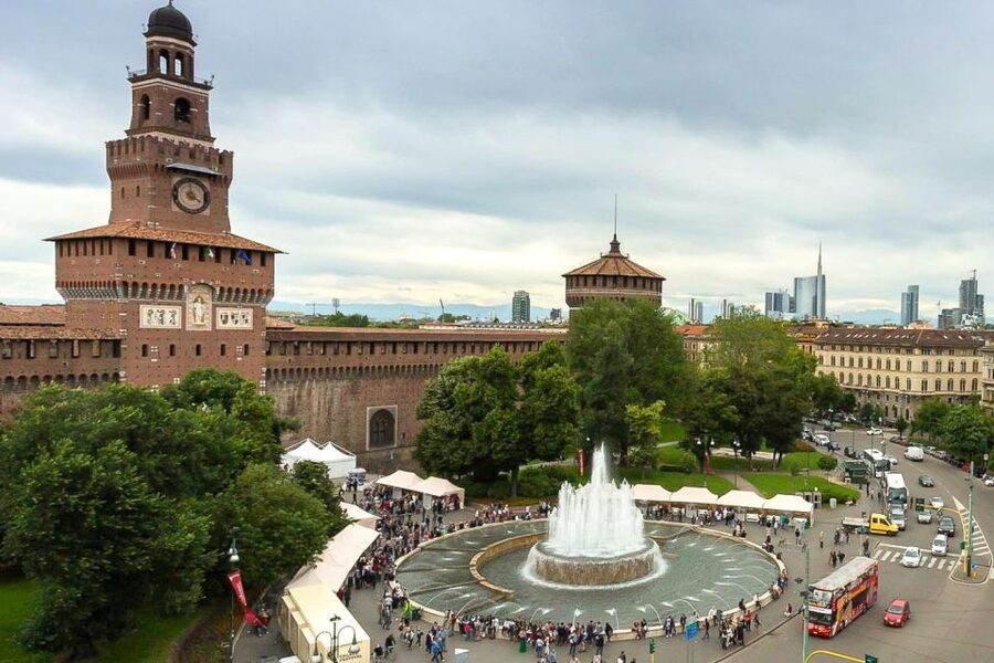 Milan: Guided Walking Tour with Duomo and the Last Supper - Galleria Vittorio Emanuele and the fashion streets