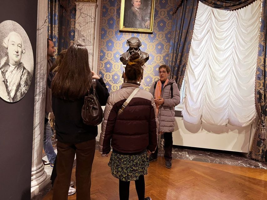 Milan: La Scala Theatre Skip-the-line Guided Tour - The neoclassical auditorium and crystal chandelier