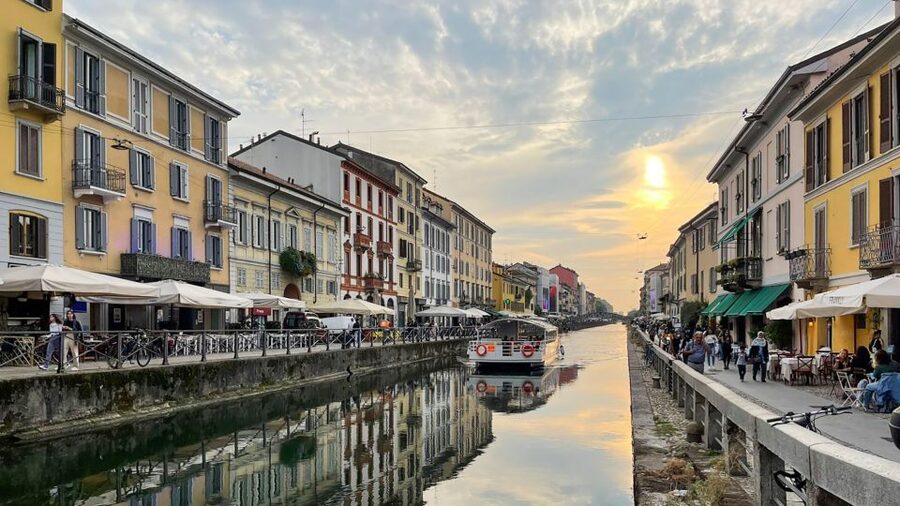 Milan: Navigli District Canal Boat Tour with Aperitivo - Key points to know before you book