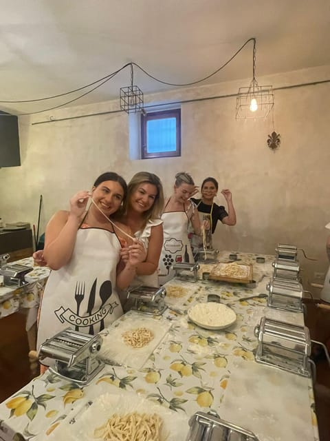 Milan: Pasta and Tiramisu Cooking Class with Wine - Who will enjoy the three-hour format