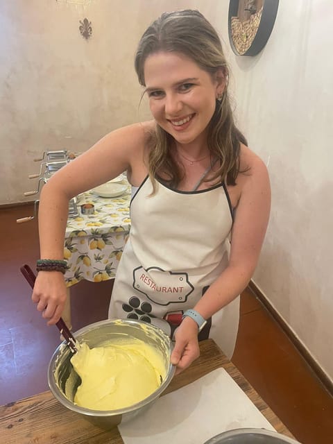 Milan: Pasta and Tiramisu Cooking Class with Wine - Timing, meeting point, and booking details
