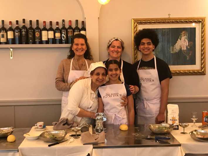Milan: Pasta and Tiramisu Cooking Class with Wine - Starting with Prosecco and a look behind the restaurant