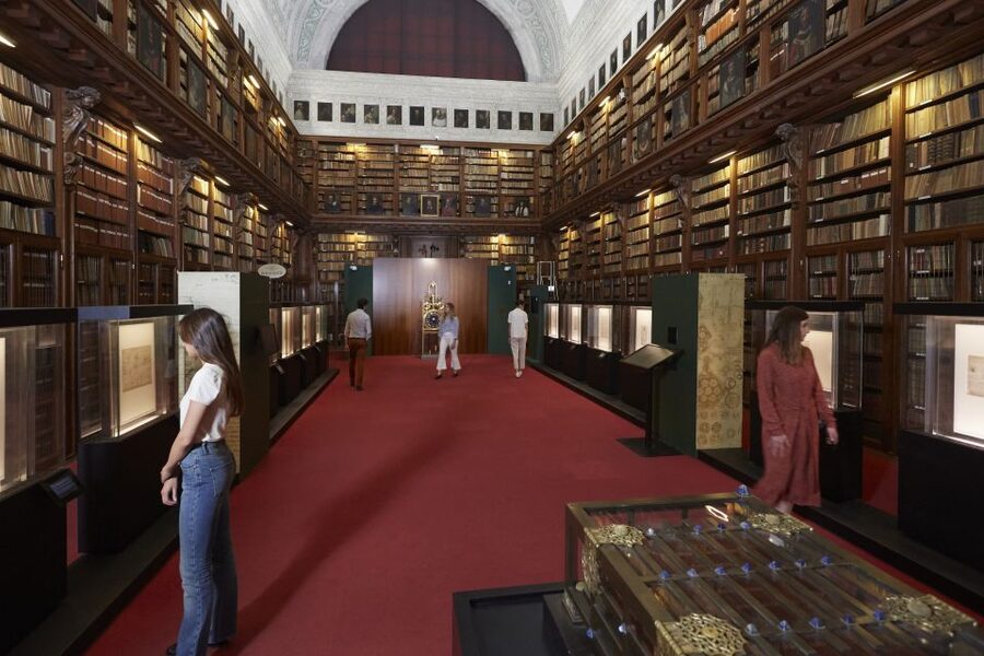 Milan: Pinacoteca Ambrosiana & da Vinci Codex Exhibition - Follow Leonardo from art to engineering