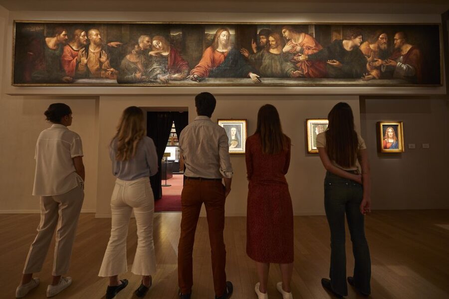 Milan: Pinacoteca Ambrosiana & da Vinci Codex Exhibition - The Federiciana Room and the library setting