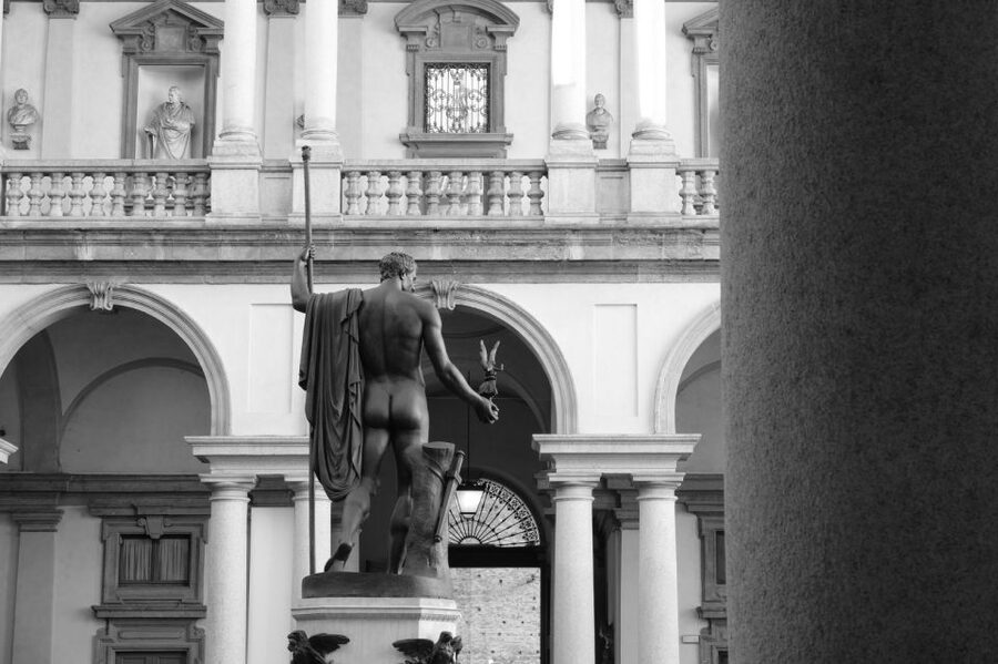 Milan: Pinacoteca Art Gallery and Brera District Guided Tour - How the two-hour visit unfolds