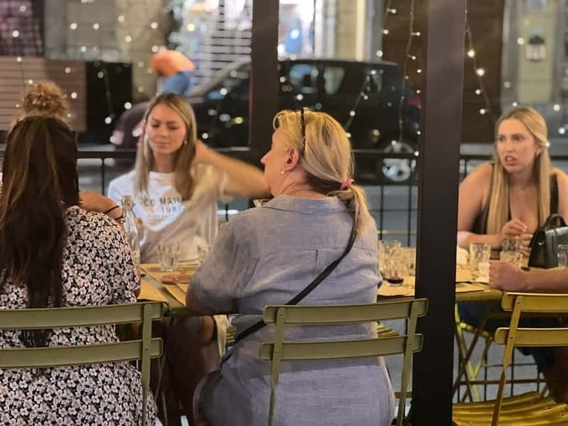 Milan: Sunset Navigli Food & Drinks Tour with a Local - How much food and drink do you get?