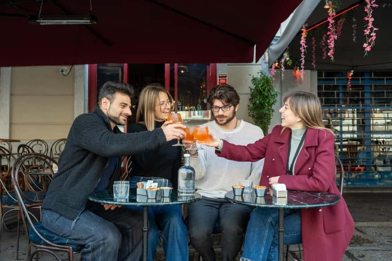 Milan: Sunset Navigli Food & Drinks Tour with a Local - Navigli is the right setting for aperitivo