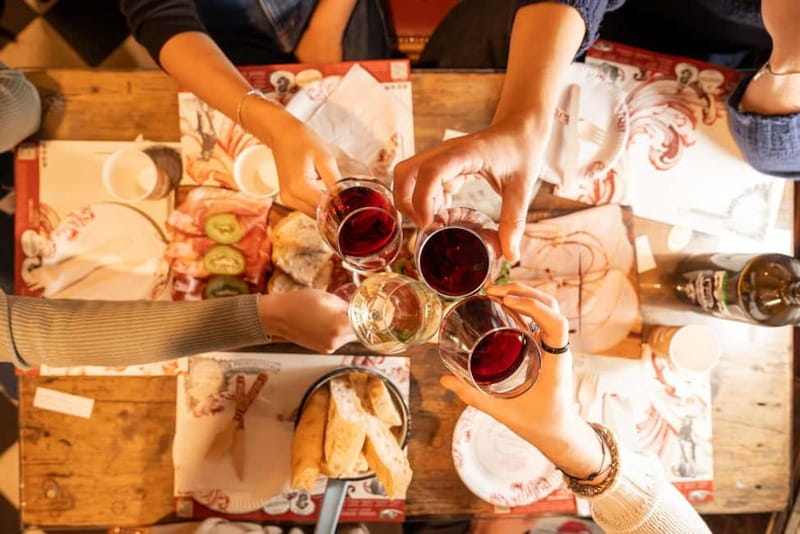 Milan: Sunset Navigli Food & Drinks Tour with a Local - What the guides add to the evening