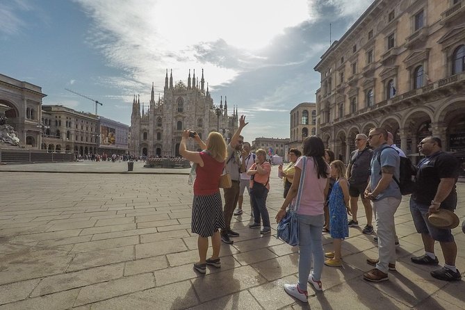 Milan Super Saver: Skip-the-Line Duomo and Rooftop Guided Tour - The optional two-day open-bus ticket