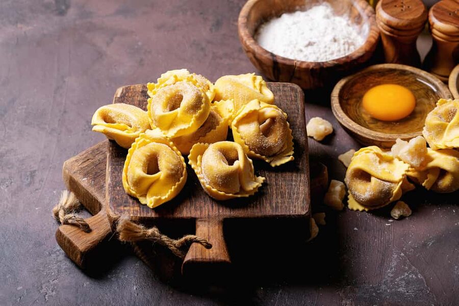 Milan: Traditional Pasta and Tiramisù Masterclass - The hosts make or break the experience