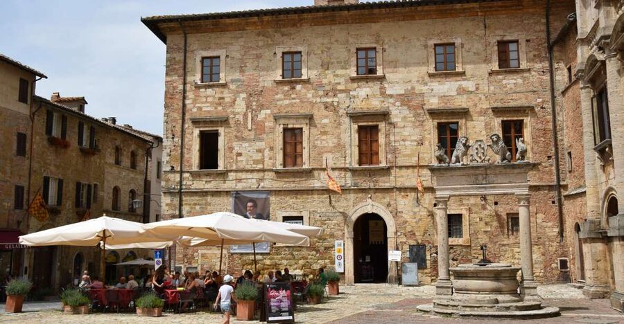 Montepulciano: Winery Tour and Tasting - Four wines and a plate of Tuscan bites
