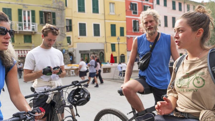 Monterosso al Mare: Cinque Terre National Park E-Bike Tour - Guides, equipment, and the group experience